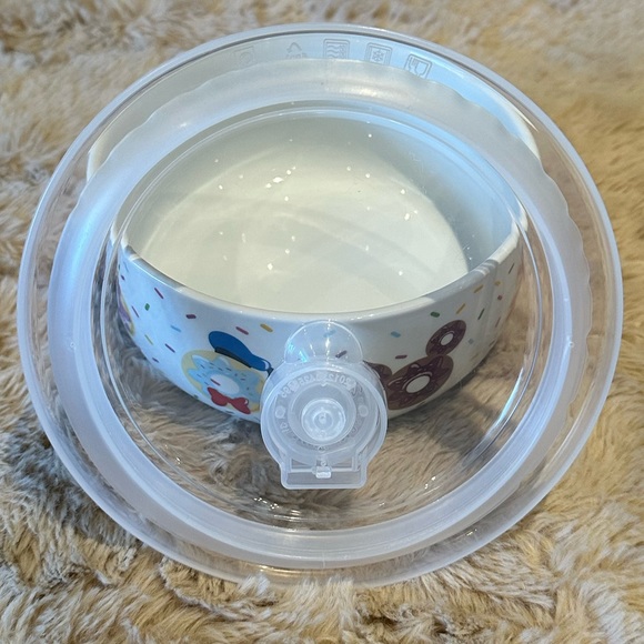 🍩Disney Donuts & Sprinkles design Ceramic Covered Bowl Large🍩 - Picture 6 of 6